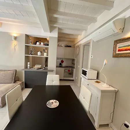 La Casa Di Angelica Apartment *